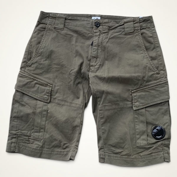 C.P. Company Lens Cargo Shorts (Khaki)