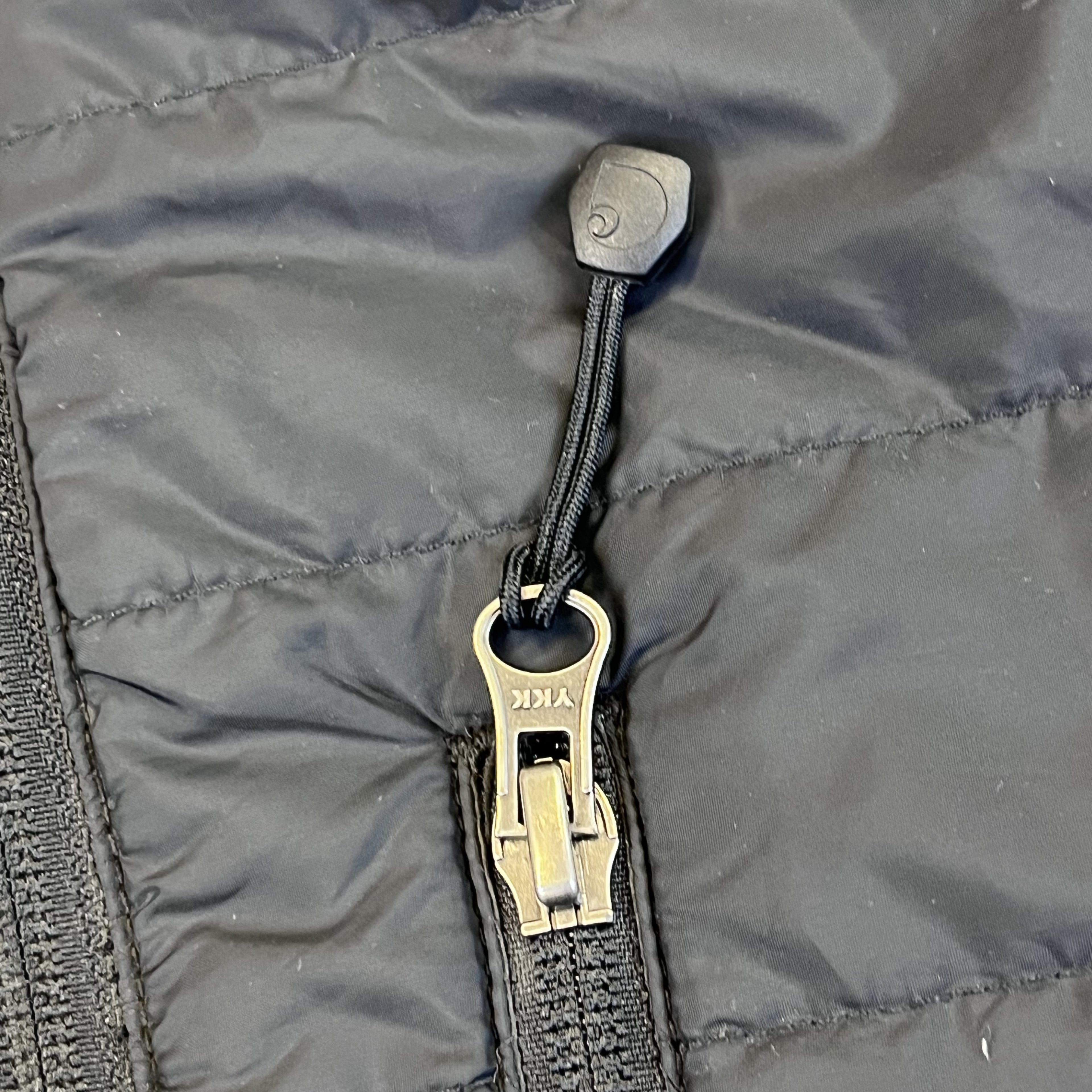 Carhartt prošívaná bunda (zip-up)