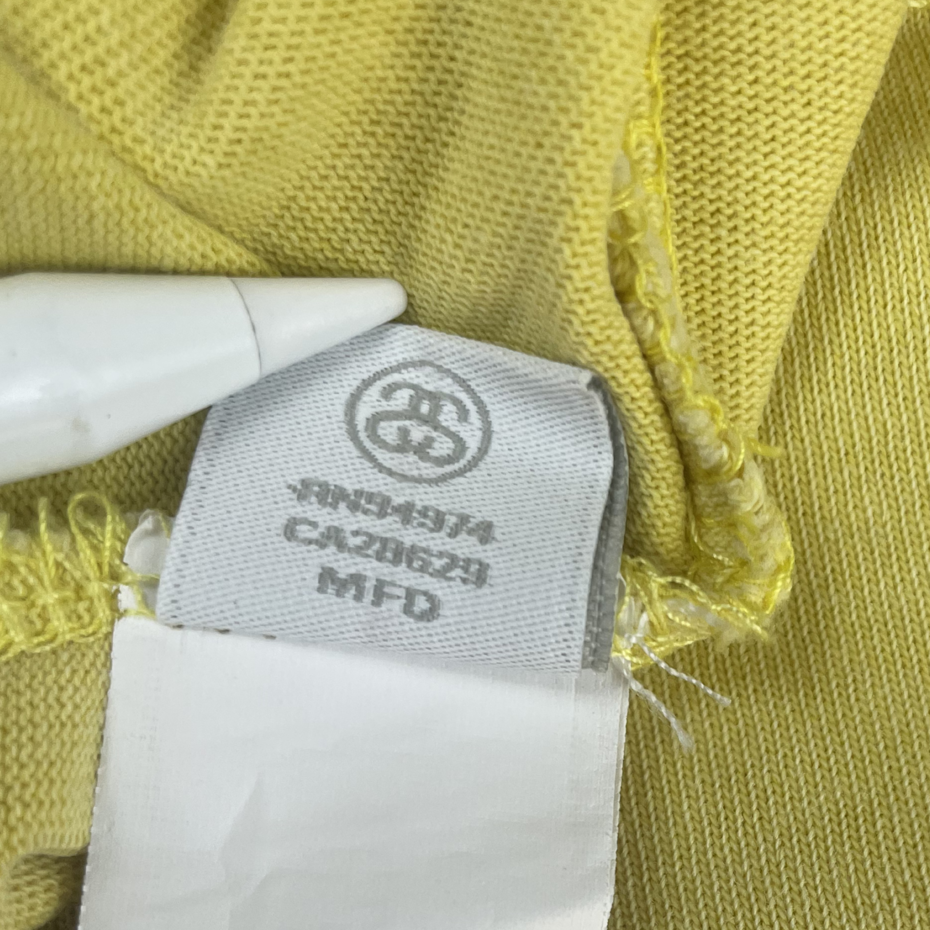 Stussy Vintage T-Shirt – Custom Obarvené na Světle Žlutou
