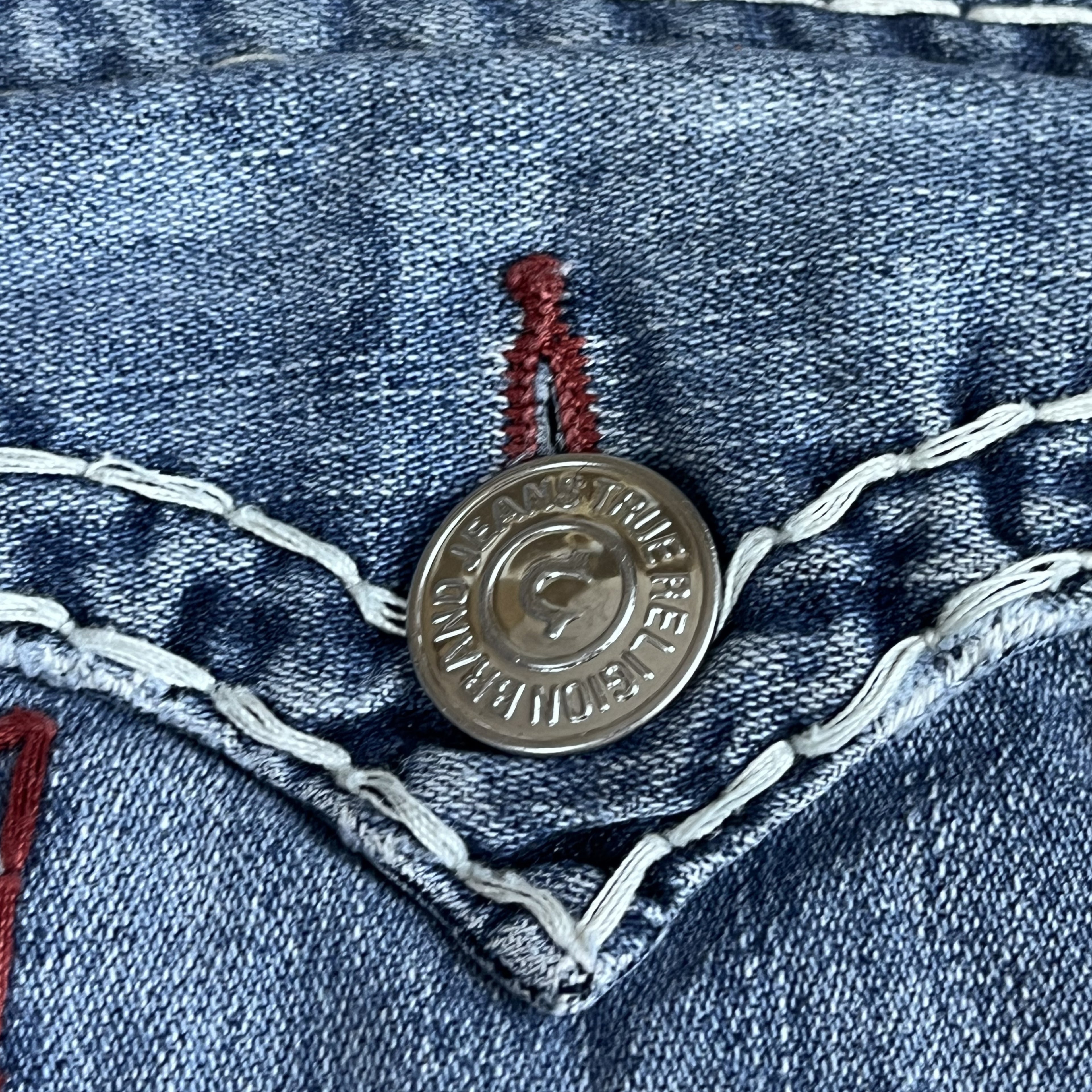 TRUE RELIGION BOOTCUT – LIGHT WASH RED STITCH