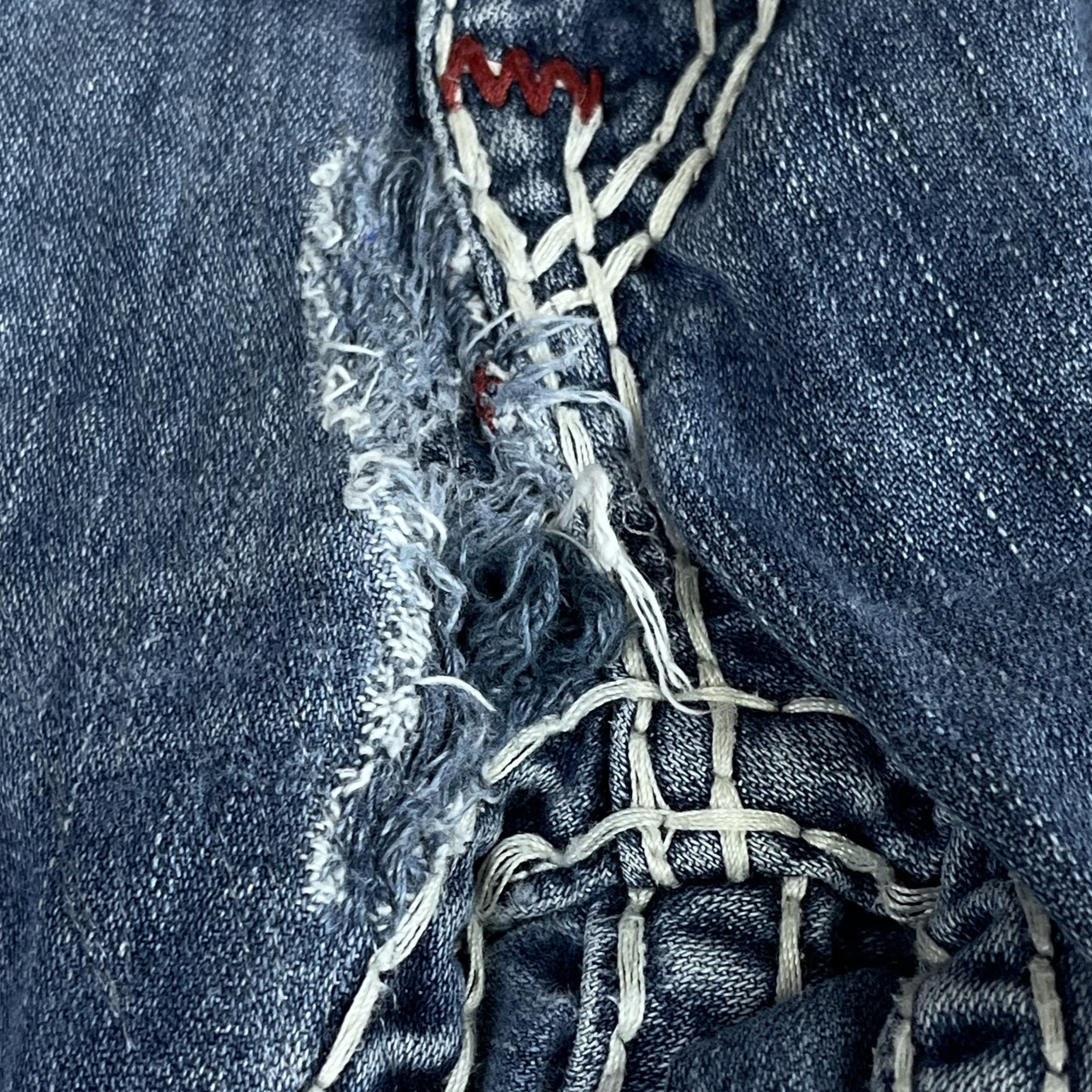 TRUE RELIGION BOOTCUT – LIGHT WASH RED STITCH