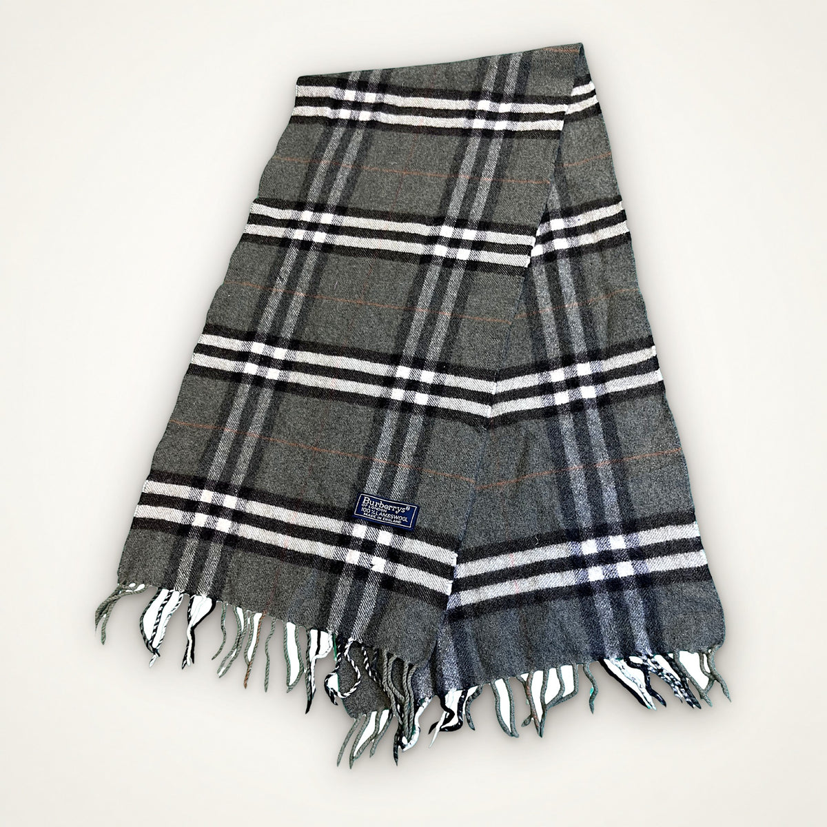 Burberry šedá kostkovaná šála