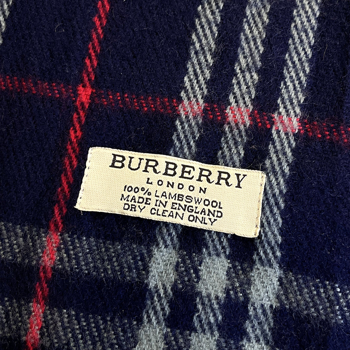 Burberry tmavě modrá kostkovaná šála