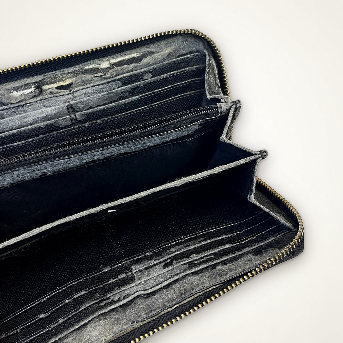 COACH Signature Zip Around Peněženka (hnědo/černá)