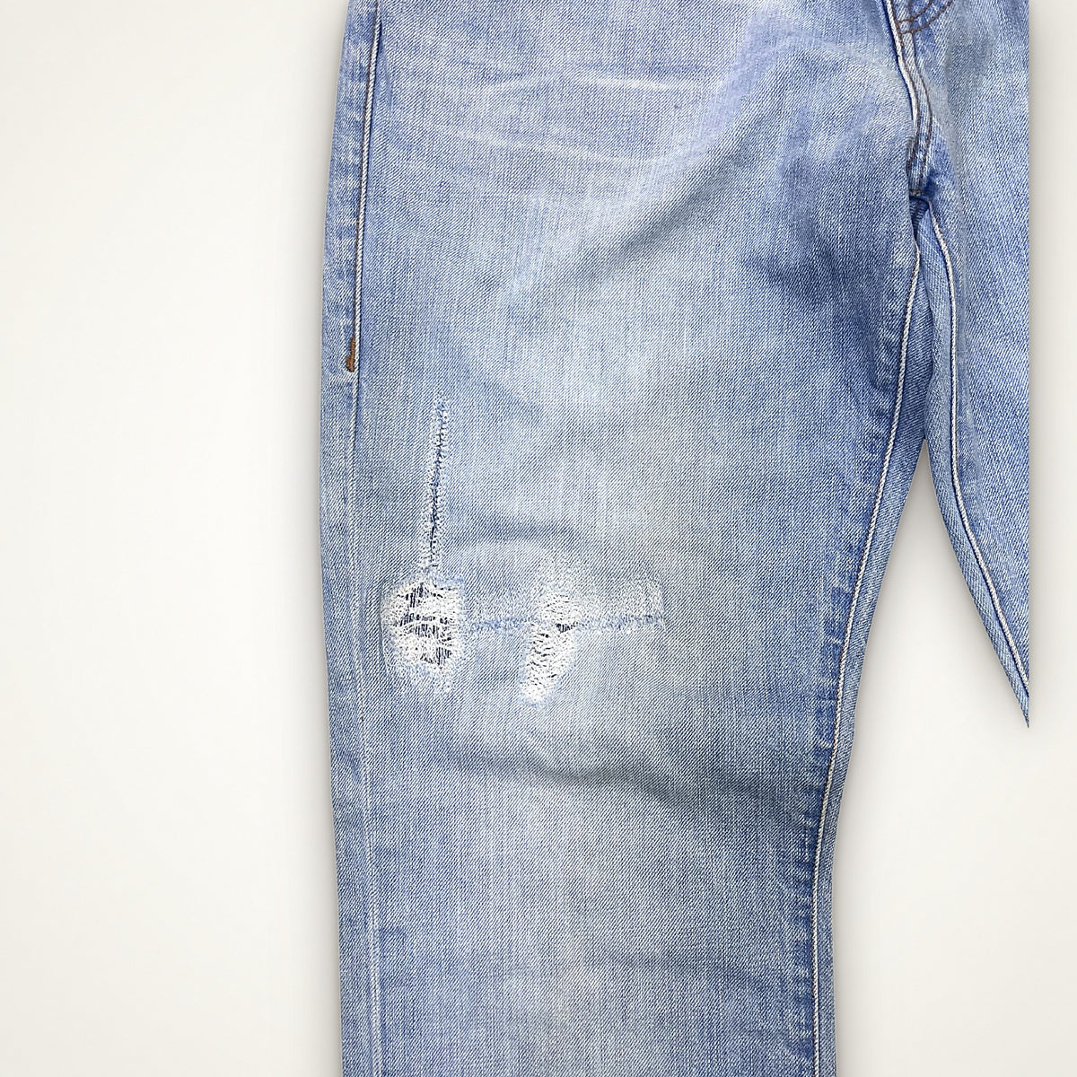 TRUE RELIGION STRAIGHT – LIGHT CLEAN